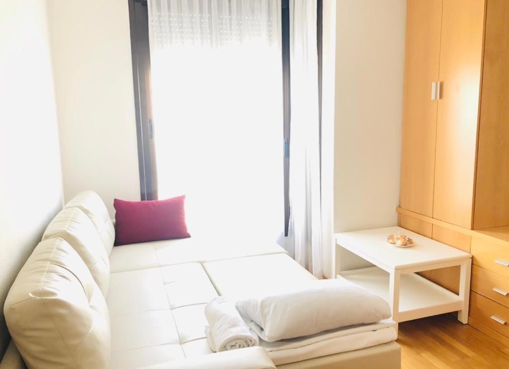 Suites Madrid Belfast 13 Ifema Airport Экстерьер фото
