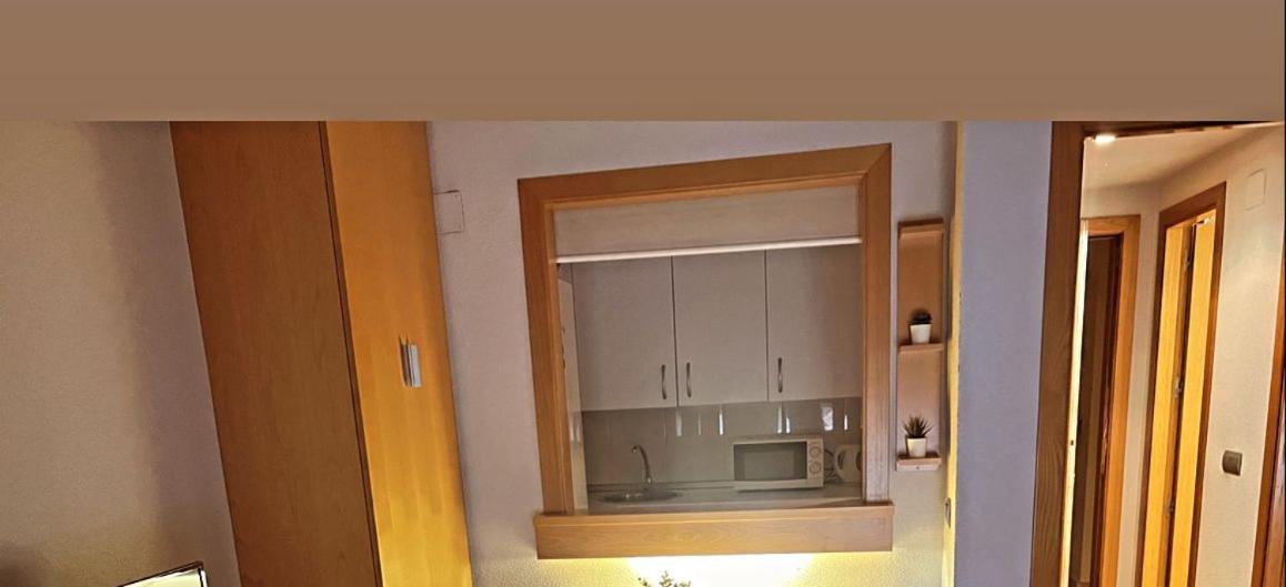 Suites Madrid Belfast 13 Ifema Airport Экстерьер фото
