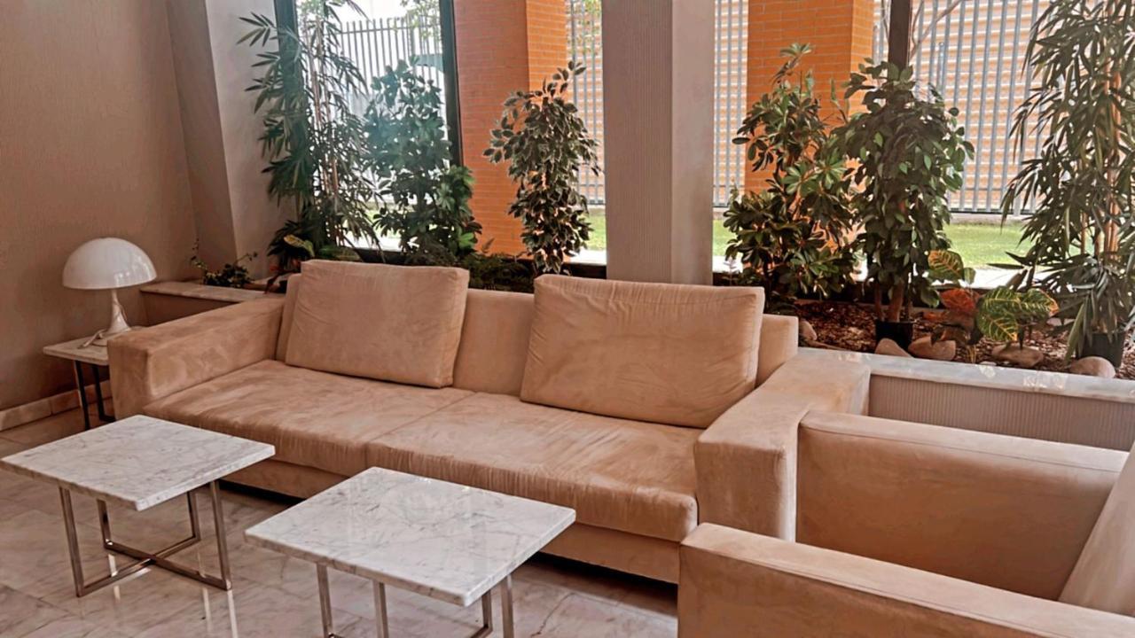 Suites Madrid Belfast 13 Ifema Airport Экстерьер фото